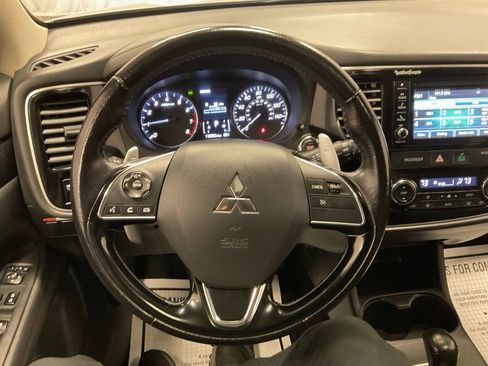 Used 2016 Mitsubishi Outlander GT AWD/4WD image 9