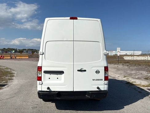 Used 2020 Nissan NV 2500 SV image 4