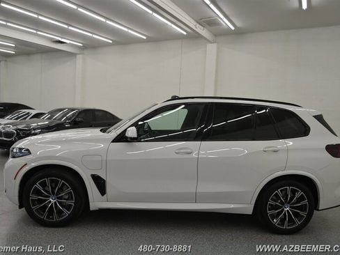 Used 2024 BMW X5 xDrive50e w/ M Sport Package image 4