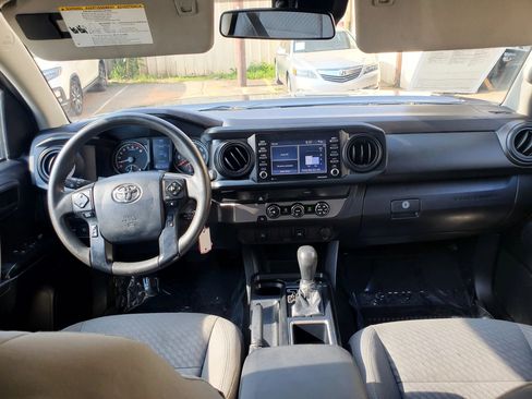 Used 2020 Toyota Tacoma SR w/ SR Convenience Package RWD image 25