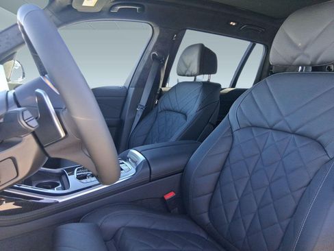 Used 2026 BMW X7 xDrive40i w/ Executive Package AWD/4WD image 5