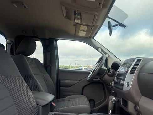 Used 2016 Nissan Frontier SV image 28