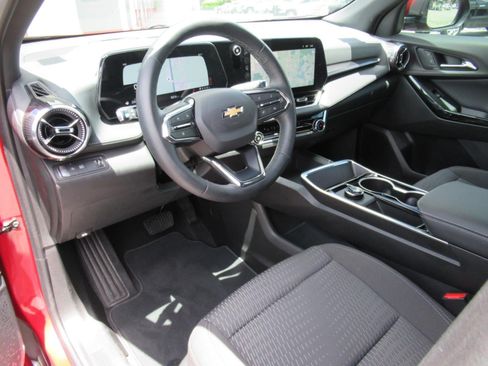 Used 2026 Chevrolet Equinox LT FWD image 15