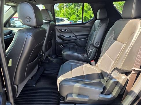 Used 2022 Chevrolet Traverse LT AWD/4WD image 40