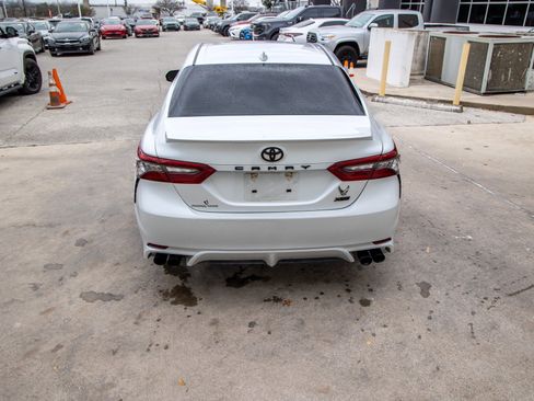 Used 2022 Toyota Camry XSE image 8