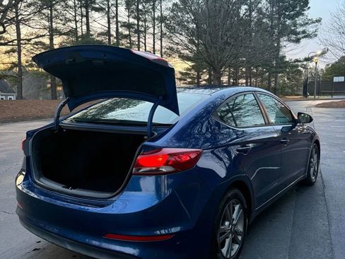 Used 2017 Hyundai Elantra SE image 6