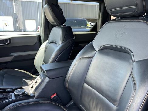 Used 2022 Ford Bronco Badlands image 27