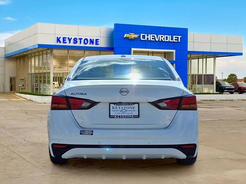 Used 2025 Nissan Altima 2.5 SV image 6