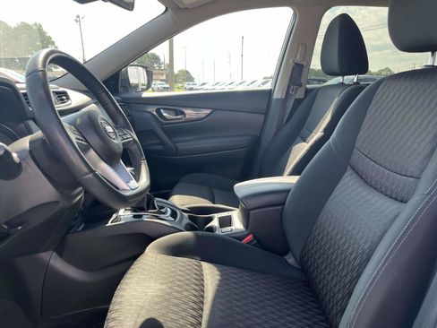 Used 2019 Nissan Rogue SV FWD image 15