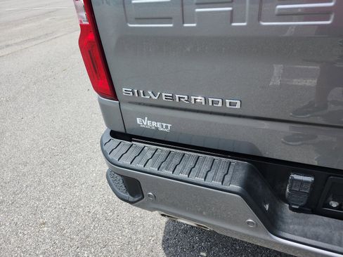 Used 2024 Chevrolet Silverado 1500 High Country w/ Technology Package AWD/4WD image 4