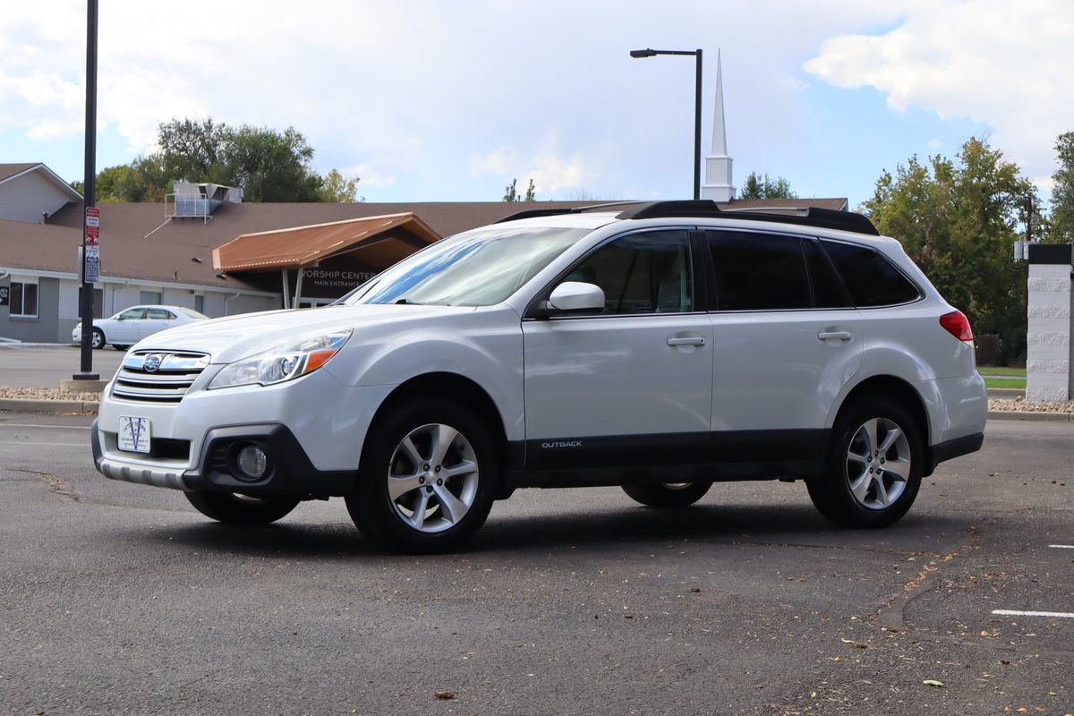 Used 2014 Subaru Outback 2.5i Limited w/ Moonroof Package AWD/4WD image 11