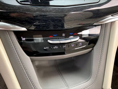 Used 2020 Cadillac XT6 Premium Luxury image 34