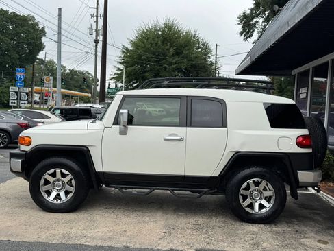 Used 2014 Toyota FJ Cruiser 4WD w/ Upgrade Package image 4