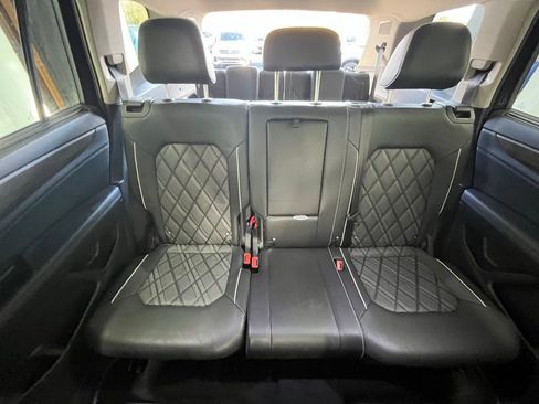 Certified 2025 Volkswagen Atlas SEL Premium R-Line image 27