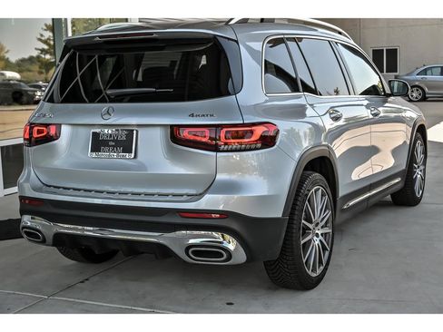 Used 2022 Mercedes-Benz GLB 250 4MATIC image 8