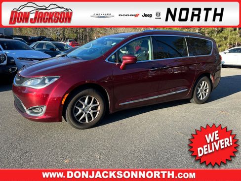Used 2020 Chrysler Pacifica Touring-L image 1