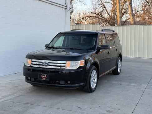 Used 2009 Ford Flex SE image 3