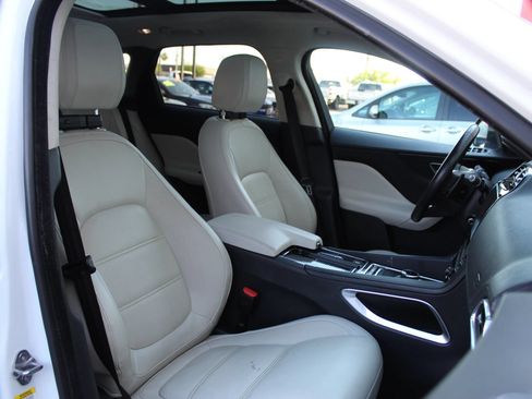 Used 2020 Jaguar F-PACE Prestige AWD/4WD image 25