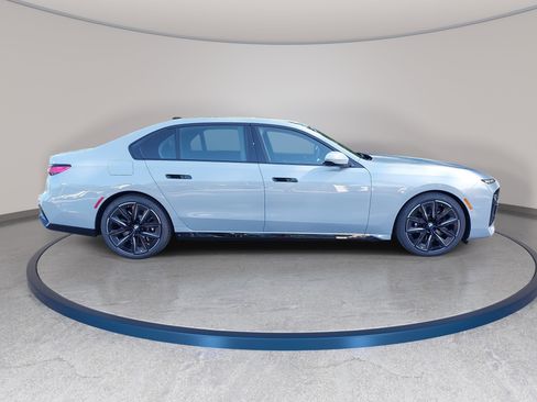 New 2025 BMW 760i xDrive w/ Executive Package AWD/4WD image 4