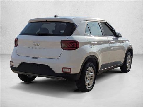 New 2026 Hyundai Venue SE image 2