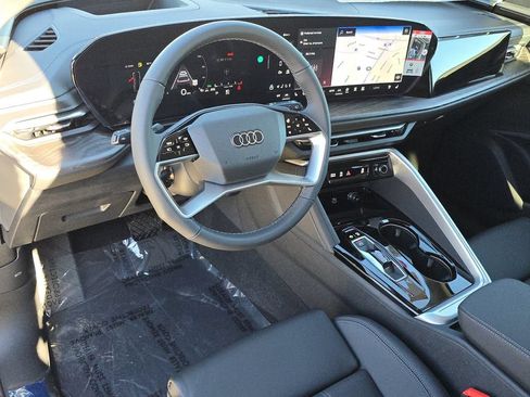 Certified 2025 Audi Q5 Premium Plus w/ Premium Plus AWD/4WD image 19