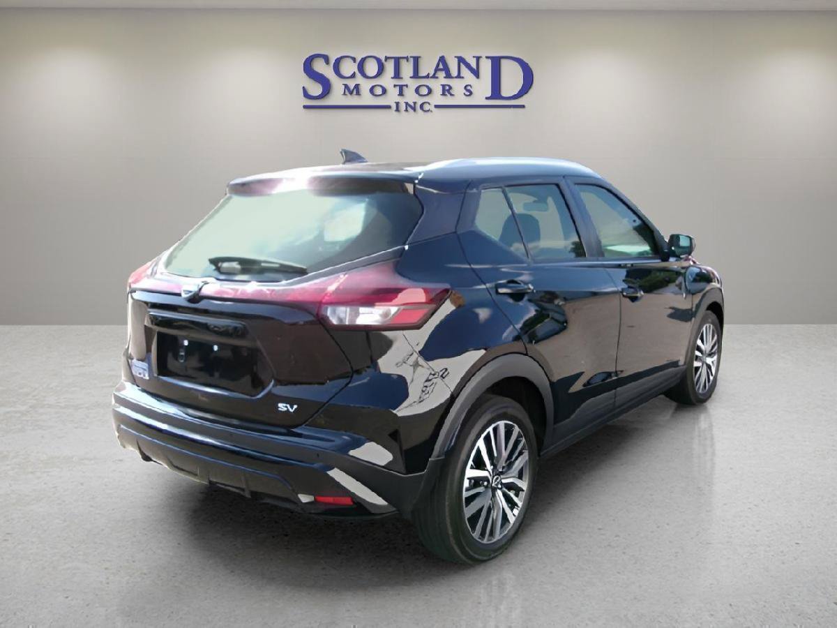 Used 2024 Nissan Kicks SV FWD image 6