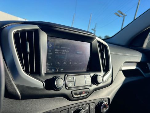 Used 2023 GMC Terrain SLT image 21