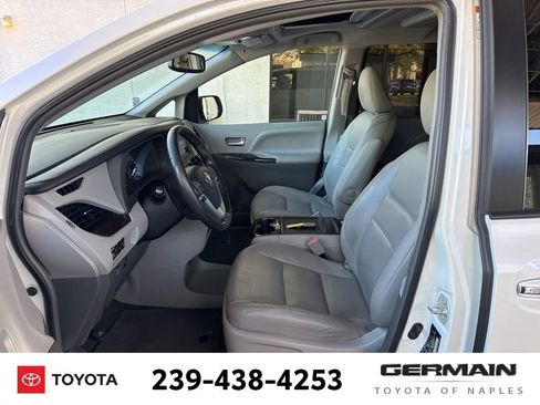 Used 2015 Toyota Sienna XLE Premium image 15