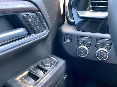 Used 2026 GMC Sierra 1500 SLT AWD/4WD image 33