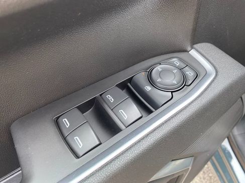 Used 2025 Chevrolet Silverado 1500 LT AWD/4WD image 18
