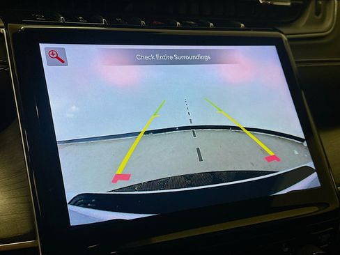 Used 2023 Jeep Grand Cherokee L Limited w/ Black Appearance Package image 23