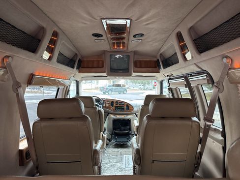 Used 1999 Ford E-150 and Econoline 150 image 11