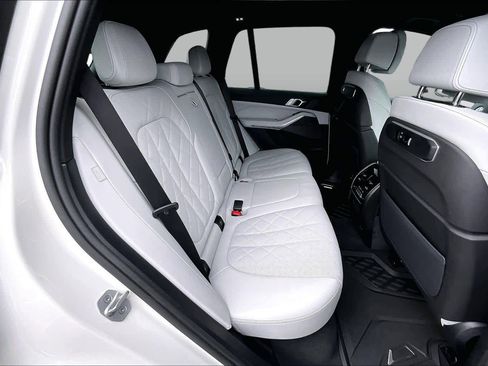 Certified 2025 BMW X5 xDrive40i w/ M Sport Package AWD/4WD image 20