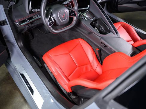 Used 2024 Chevrolet Corvette Stingray Convertible image 43