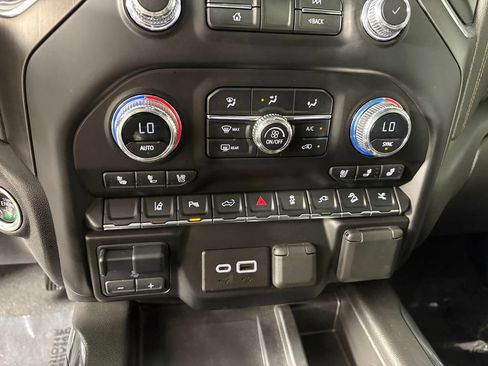 Used 2023 GMC Sierra 2500 AT4 w/ AT4 Preferred Package AWD/4WD image 19