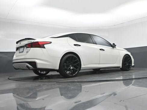 Used 2020 Nissan Altima 2.0 Platinum FWD image 56