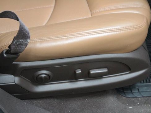 Used 2013 Buick Enclave Premium image 20