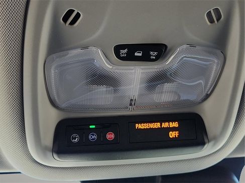 Used 2025 Chevrolet TrailBlazer LS w/ LS Convenience Package image 17