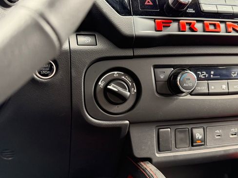 Used 2025 Nissan Frontier PRO-4X image 24