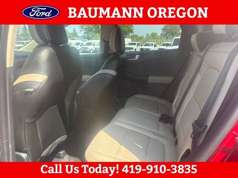 Used 2020 Ford Escape Titanium w/ Titanium Premium Package 2.0 AWD/4WD image 15