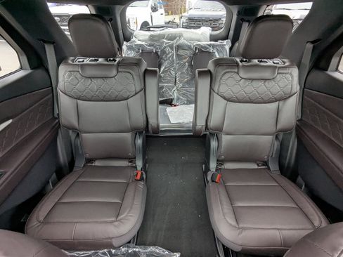 New 2026 Ford Explorer Platinum image 18