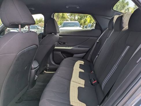 Used 2025 Hyundai Elantra Sport FWD image 13