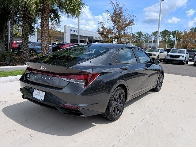 Certified 2021 Hyundai Elantra SEL FWD image 6