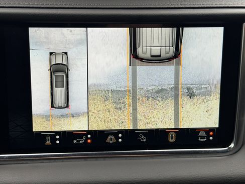 Used 2024 GMC Yukon XL Denali w/ Advanced Technology Package image 31