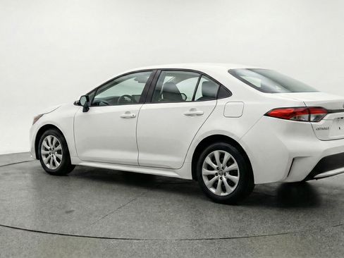 Used 2025 Toyota Corolla LE image 6