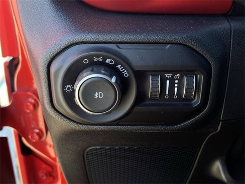 Used 2021 Jeep Wrangler Rubicon image 25