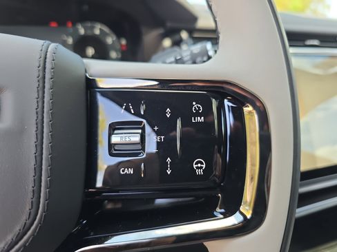 New 2026 Land Rover Range Rover Velar Dynamic SE AWD/4WD image 18