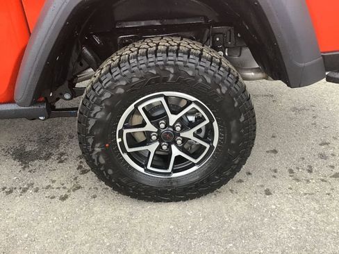 New 2025 Jeep Gladiator Rubicon w/ Safety Group image 10