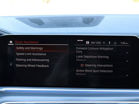 Used 2021 BMW X6 xDrive40i w/ Premium Package image 31