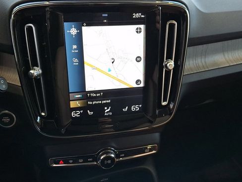 Used 2021 Volvo XC40 T5 Inscription image 17